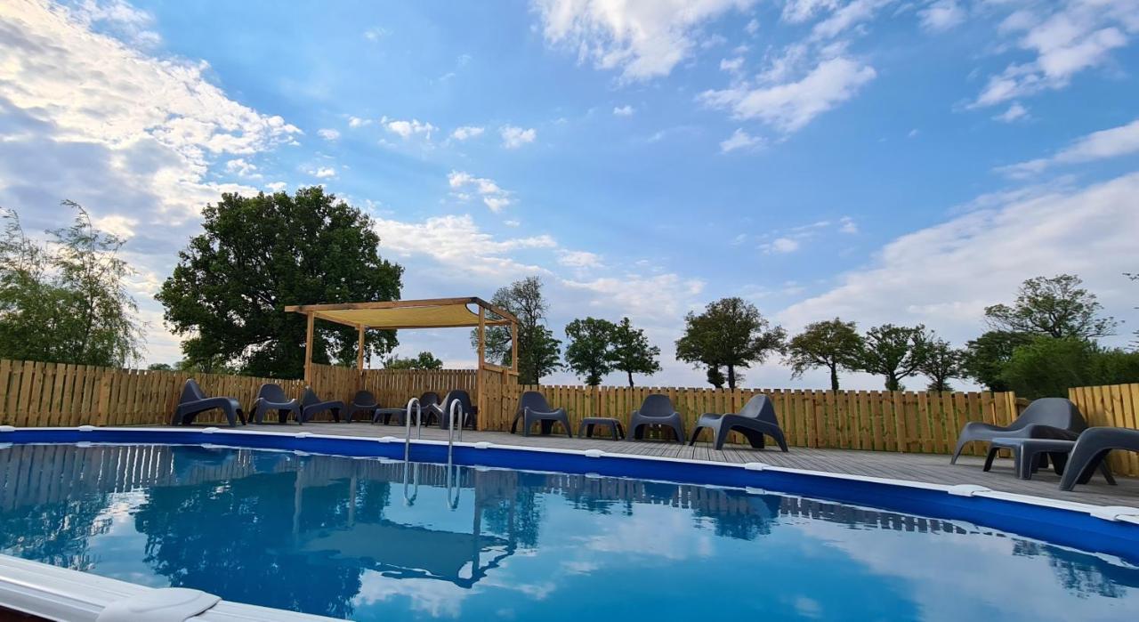 Le Petit Moulin Bed & Breakfast Saint-Hilaire  Eksteriør bilde